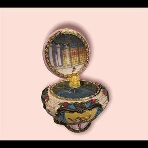 Rare belle music box